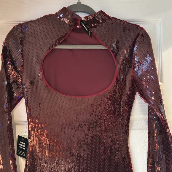 🔥NWT express sequence cranberry color dress - Picture 4 of 6